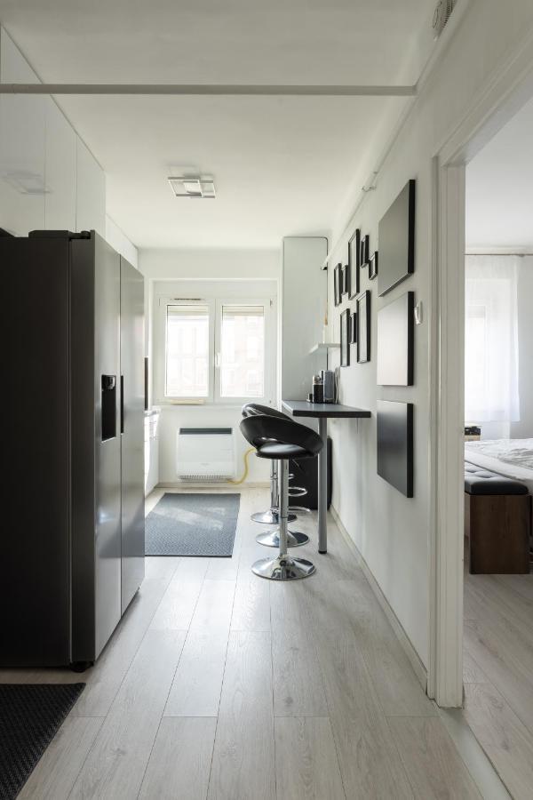 Smart Square With Free Parking Apartment Debreţin Exterior foto