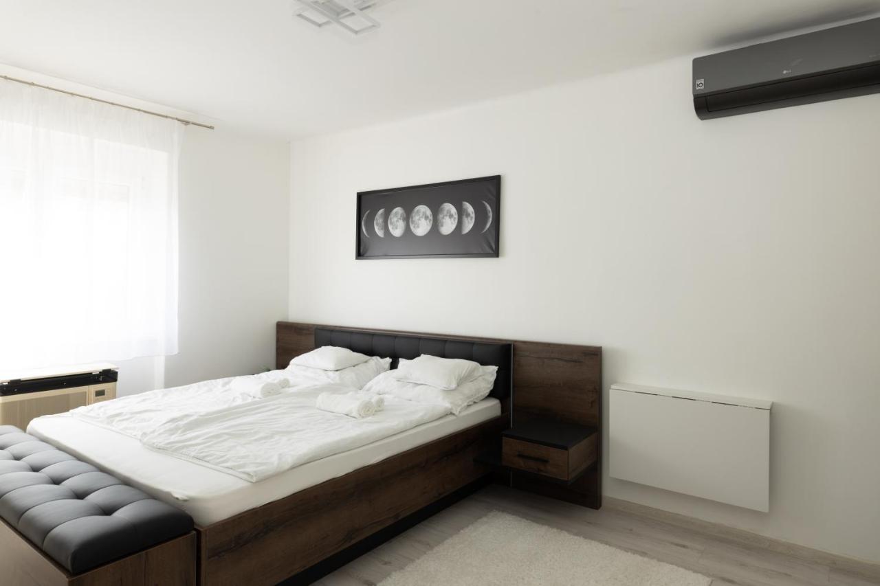 Smart Square With Free Parking Apartment Debreţin Exterior foto