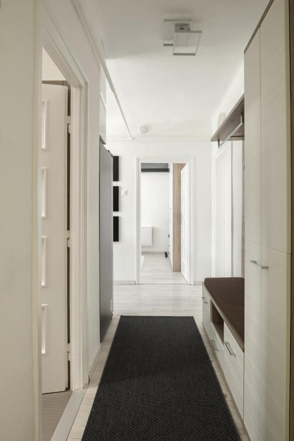 Smart Square With Free Parking Apartment Debreţin Exterior foto